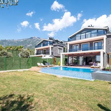 Villa Luxurylifevillas 1-2-3-4 *